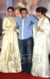 Sonam Kapoor And Salman Khan At Prem Ratan Dhan Payo Trailer Launch - Sonam Kapoor White Dress
